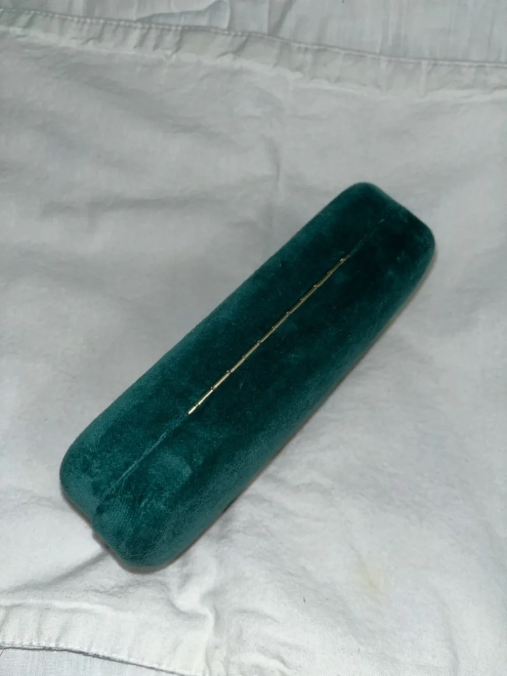 GUCCI AUTHENTIC DESIGNER GREEN VELVET CLAM SHELL EYEGLASS CASE - Picture 3 of 8